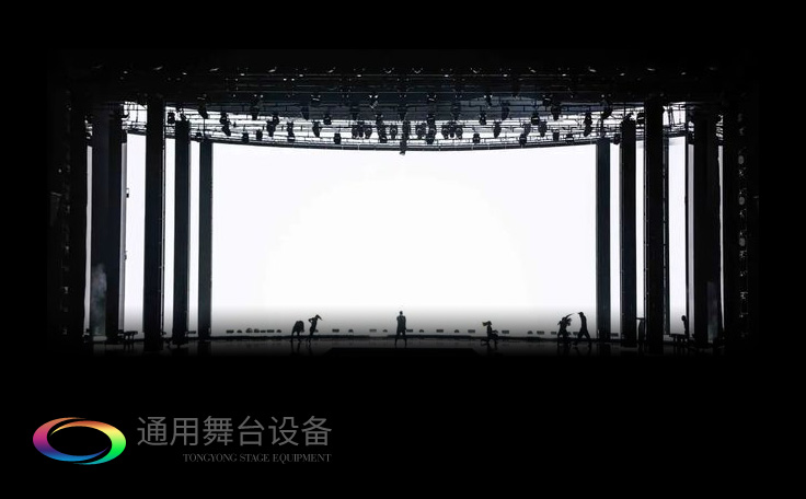 視覺屏幕為主、條狀LED屏幕、燈光設(shè)備及舞臺幕布詮釋當(dāng)下舞臺設(shè)計潮流