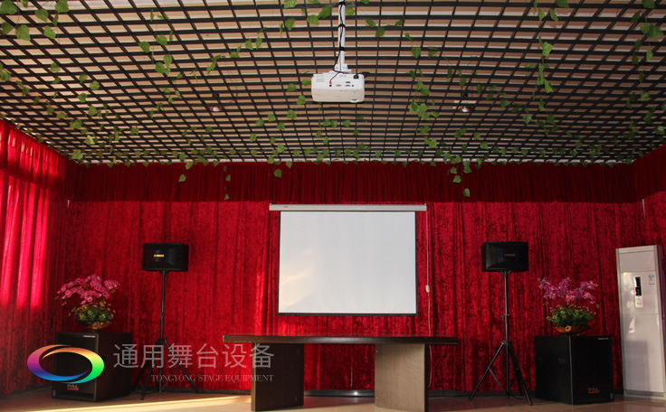 提升舞臺演出效果！舞臺幕布顏色搭配常用色——紅、黃、墨綠三原色