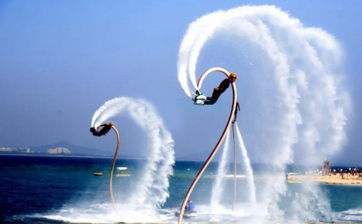 通用舞臺承建藍騎士水運動中心演藝舞臺機械、燈光及舞臺幕布建設