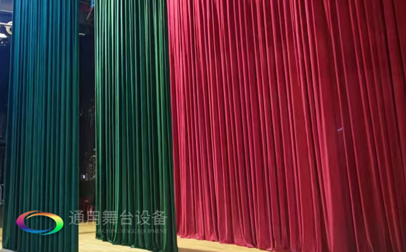助力教育領(lǐng)域舞臺建設(shè)，推動校園文化發(fā)展！星海中學報告廳舞臺阻燃幕布建設(shè)項目